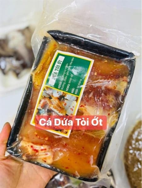 CÁ DỨA TỎI ỚT パンガシウス(にんにく唐辛子) PANGASIUS GARLIC CHILI